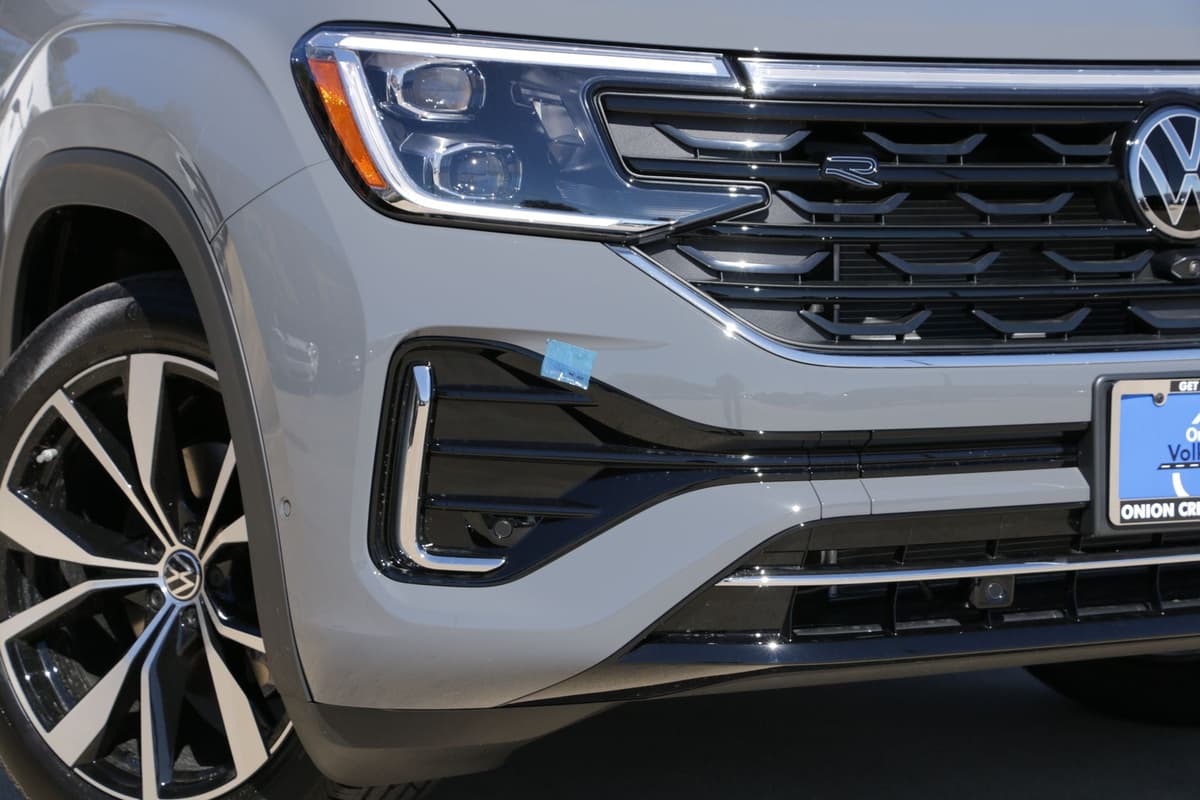 2026 Volkswagen Atlas Cross Sport - Image 3