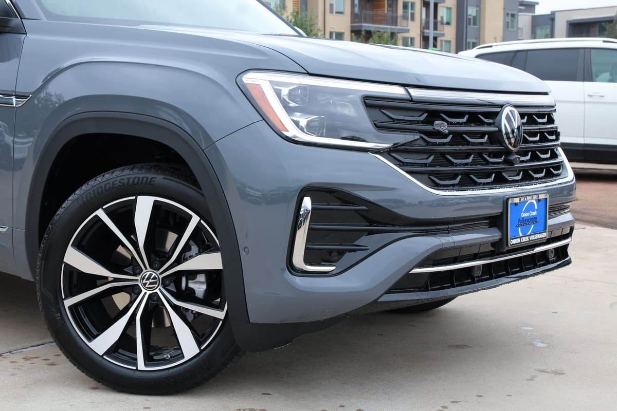 2026 Volkswagen Atlas - Image 2