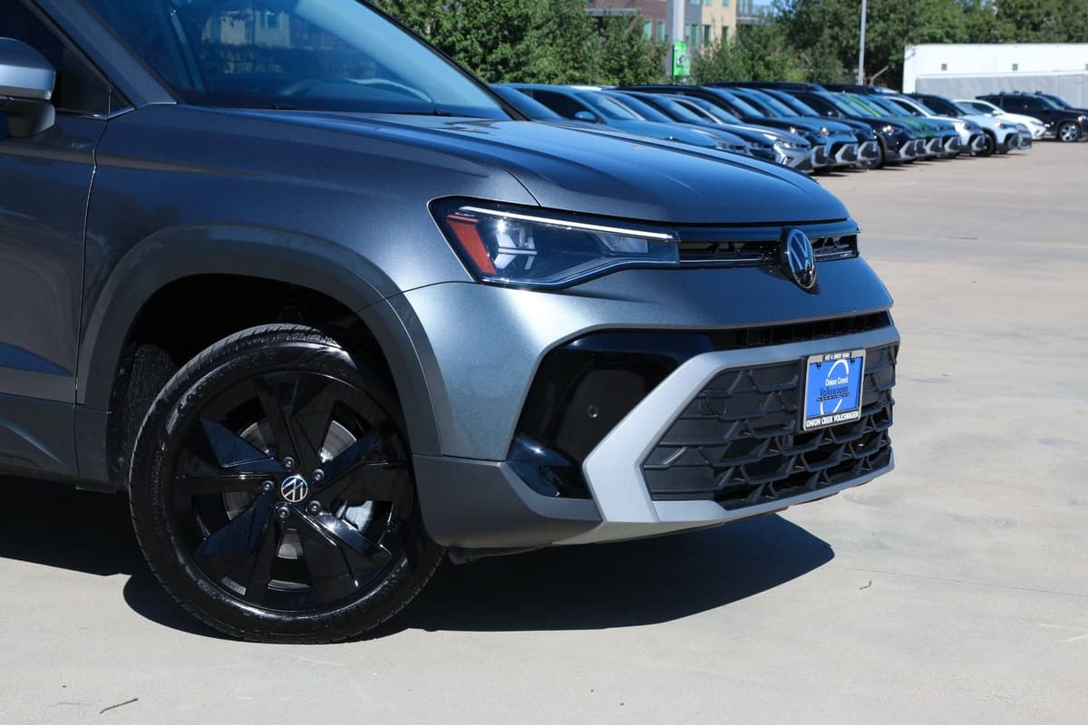 2026 Volkswagen Taos - Image 2