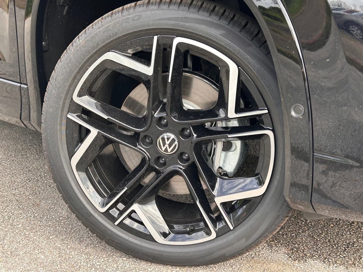 2026 Volkswagen Tiguan - Image 2