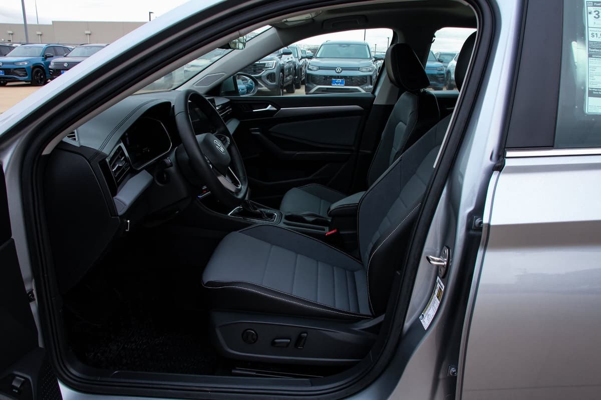 2026 Volkswagen Jetta - Image 7