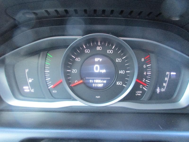 2016 Volvo XC60 - Image 11