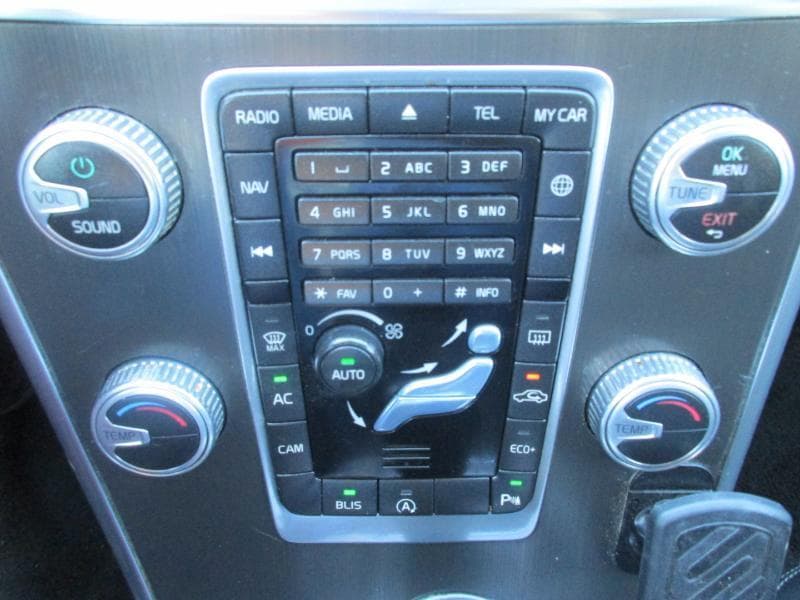 2016 Volvo XC60 - Image 19