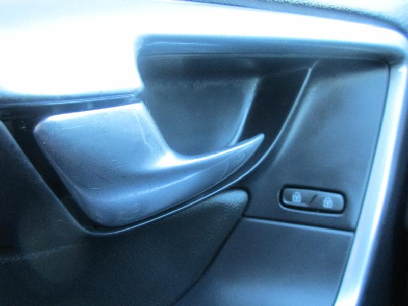 2016 Volvo XC60 - Image 23