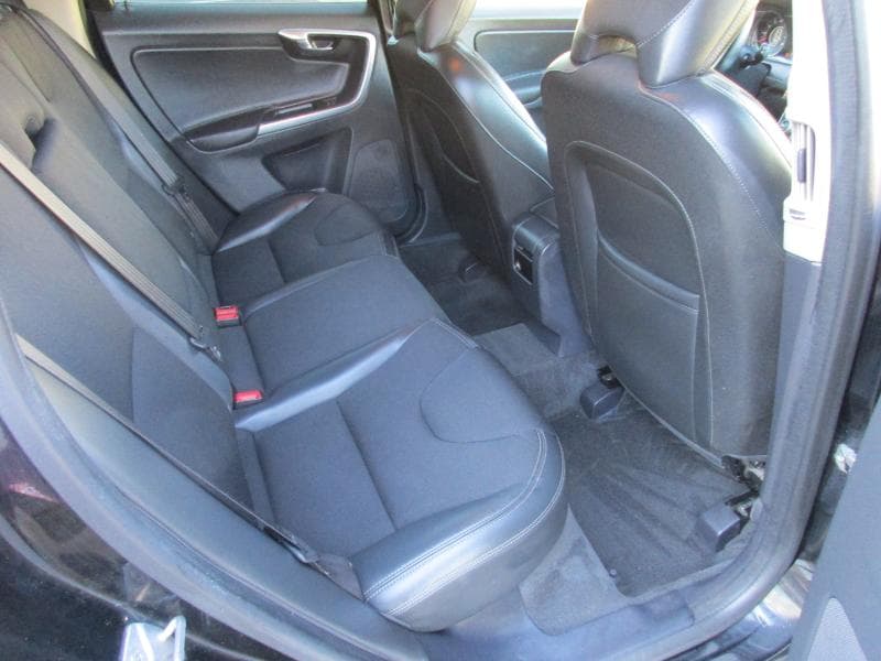 2016 Volvo XC60 - Image 30