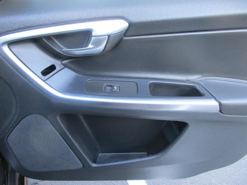 2016 Volvo XC60 - Image 32