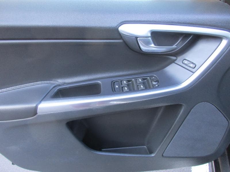 2016 Volvo XC60 - Image 35