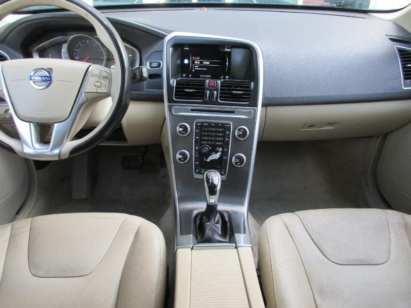 2015 Volvo XC60 - Image 9