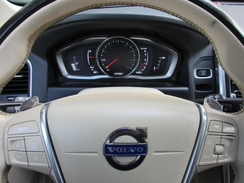 2015 Volvo XC60 - Image 10