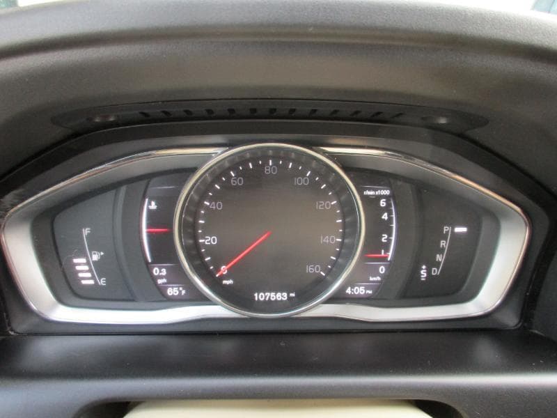 2015 Volvo XC60 - Image 11