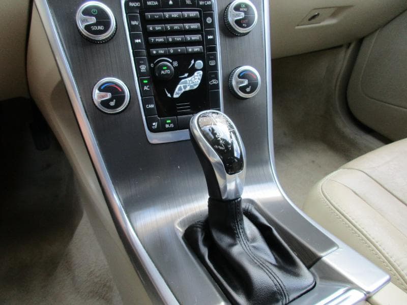 2015 Volvo XC60 - Image 18