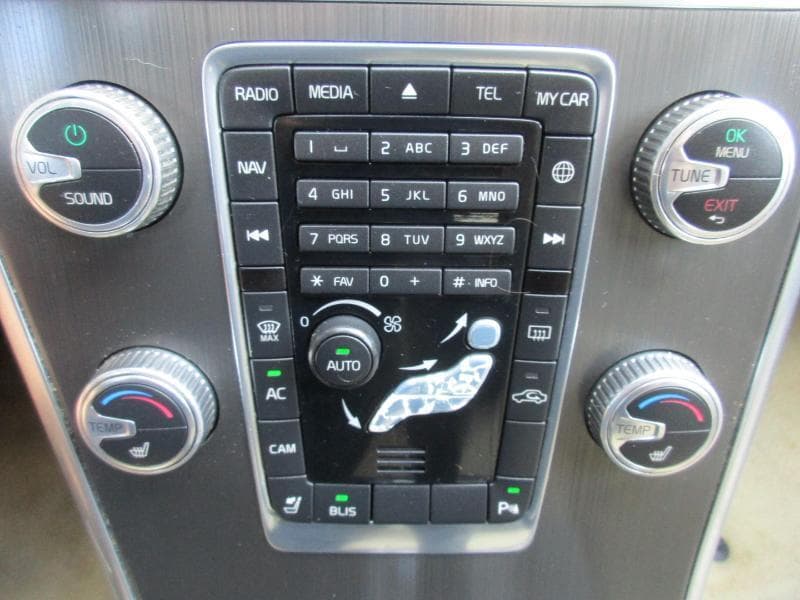 2015 Volvo XC60 - Image 19