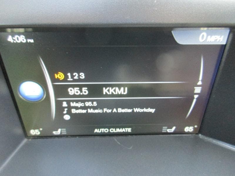 2015 Volvo XC60 - Image 22