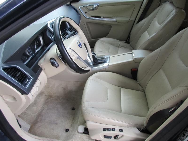 2015 Volvo XC60 - Image 31