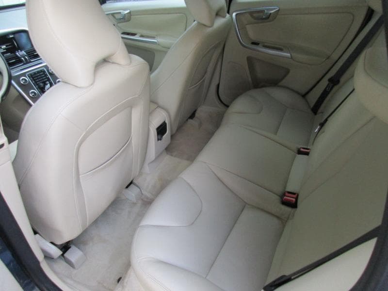 2015 Volvo XC60 - Image 32