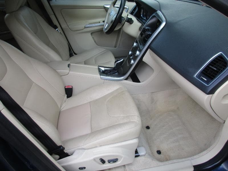 2015 Volvo XC60 - Image 34