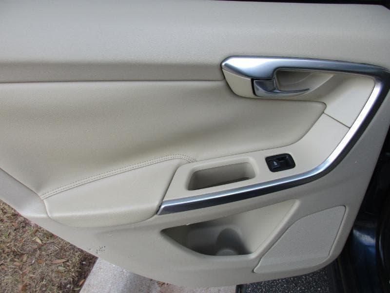 2015 Volvo XC60 - Image 37