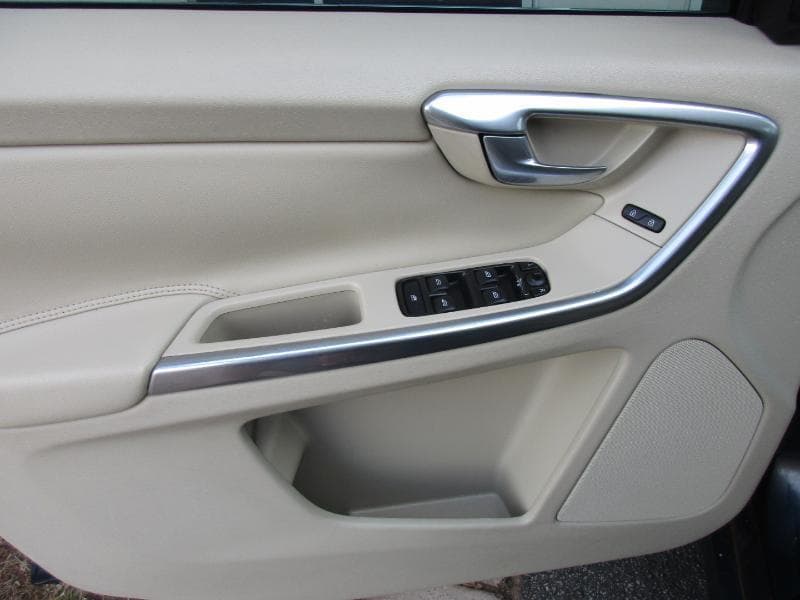 2015 Volvo XC60 - Image 38