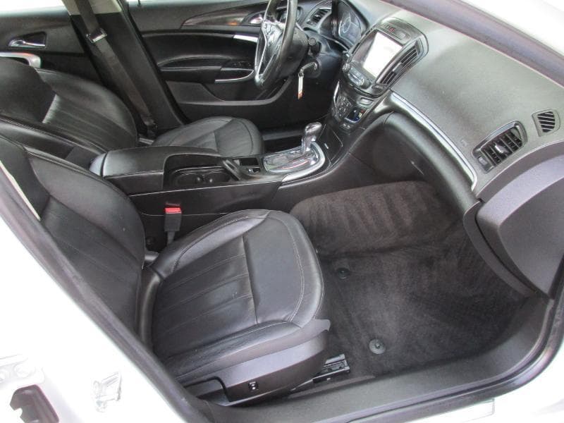 2016 Buick Regal - Image 30