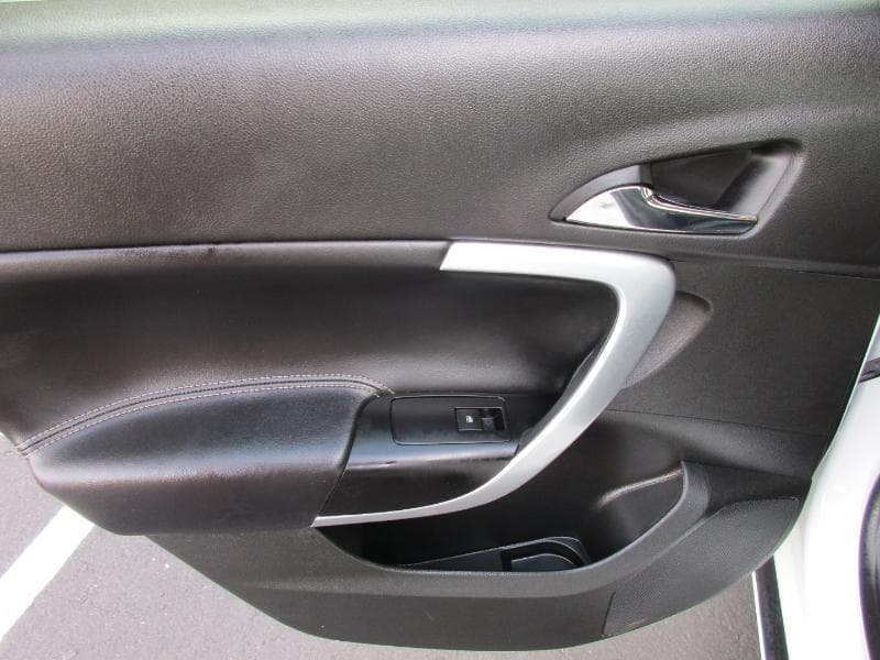 2016 Buick Regal - Image 33