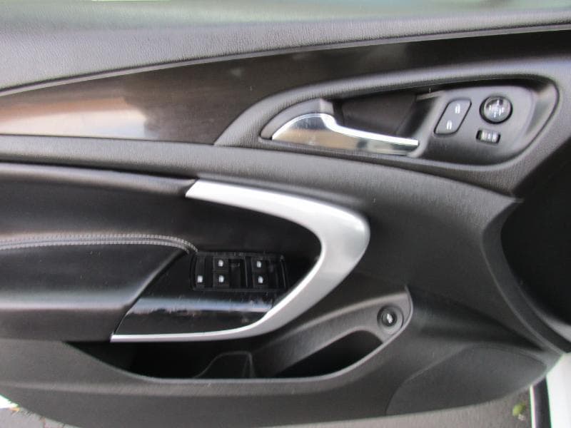 2016 Buick Regal - Image 34