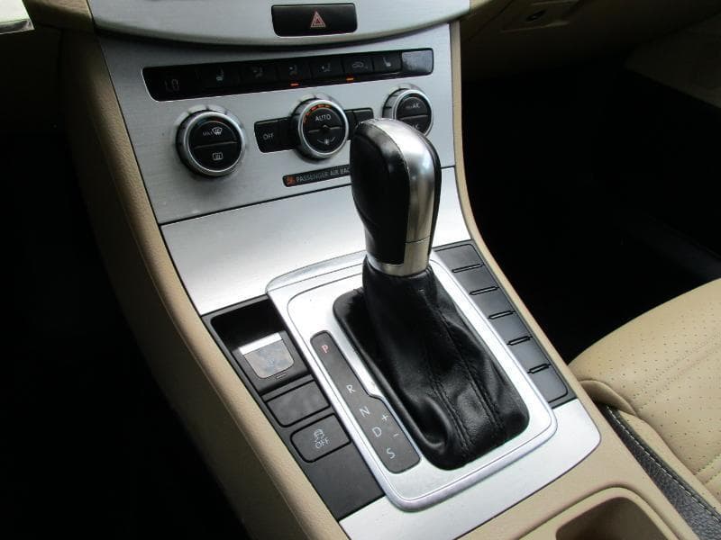 2014 VOLKSWAGEN CC - Image 19