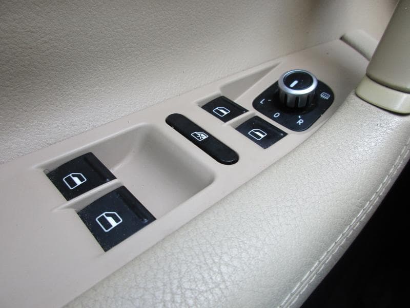 2014 VOLKSWAGEN CC - Image 25