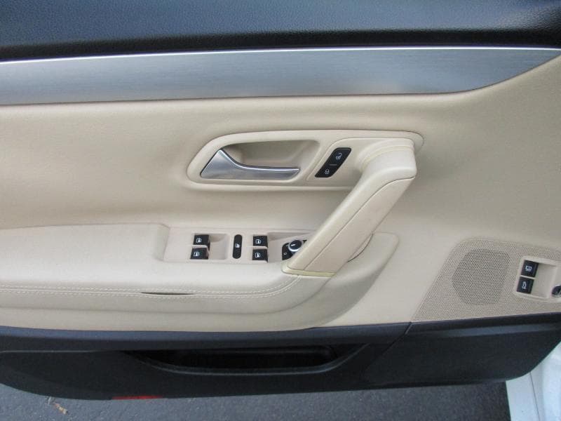 2014 VOLKSWAGEN CC - Image 35