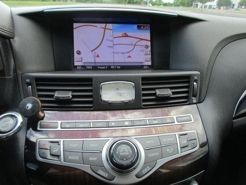 2012 INFINITI M37 - Image 13
