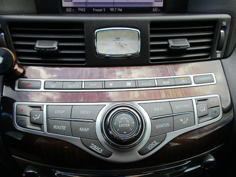 2012 INFINITI M37 - Image 15