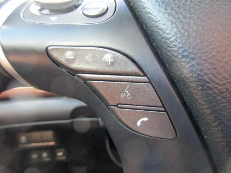 2012 INFINITI M37 - Image 21