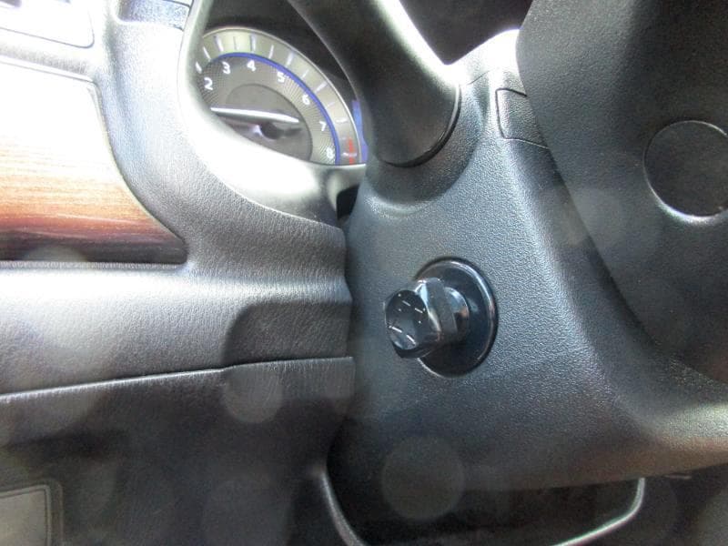 2012 INFINITI M37 - Image 24