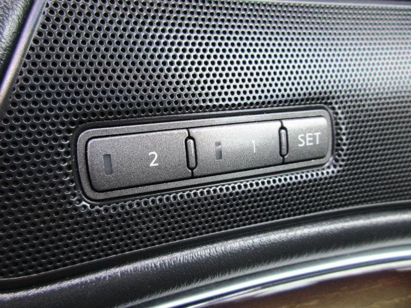 2012 INFINITI M37 - Image 25