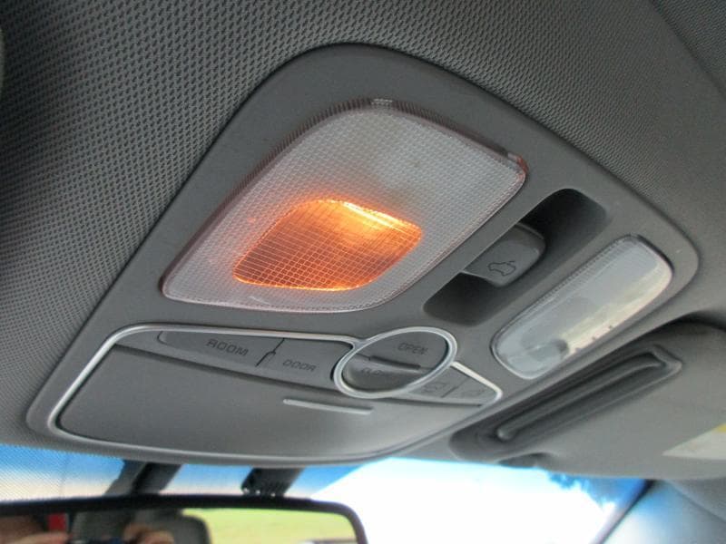 2014 KIA Sorento - Image 29