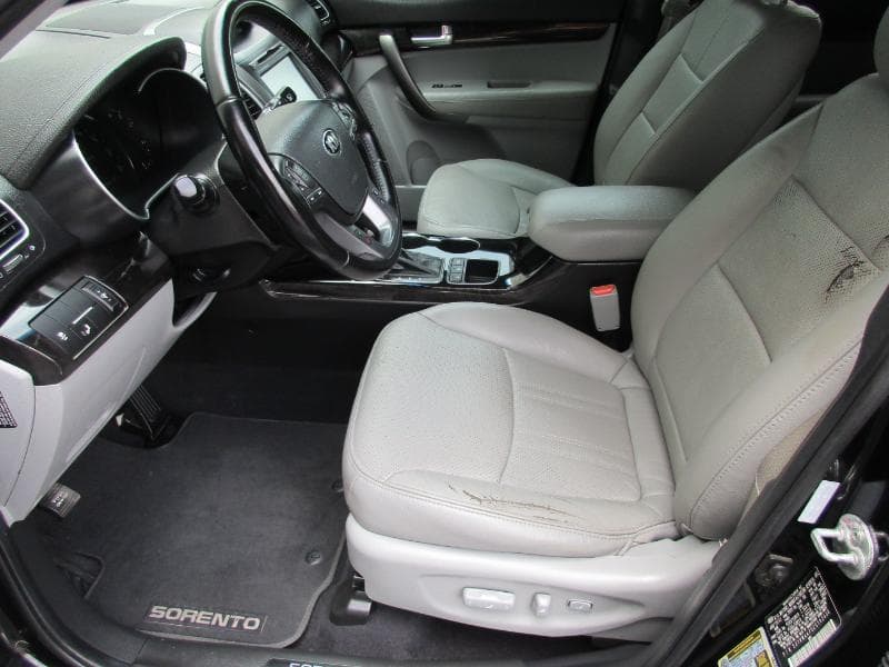 2014 KIA Sorento - Image 38