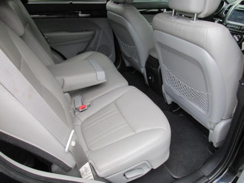 2014 KIA Sorento - Image 40