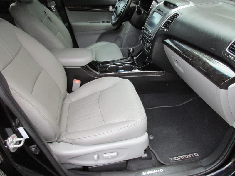 2014 KIA Sorento - Image 41
