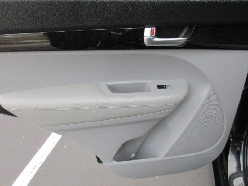 2014 KIA Sorento - Image 44