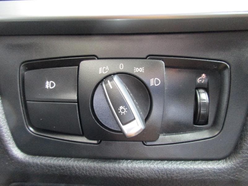 2014 BMW 3-Series - Image 30