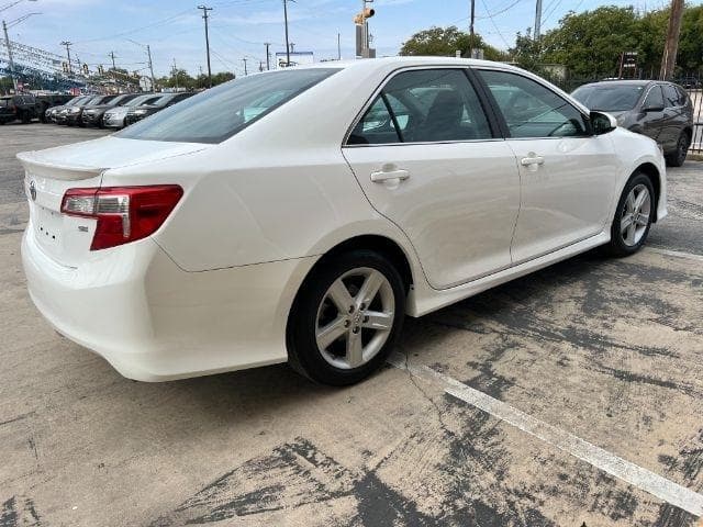2014 TOYOTA Camry - Image 3