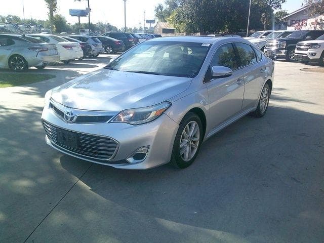 2013 TOYOTA Avalon - Image 1