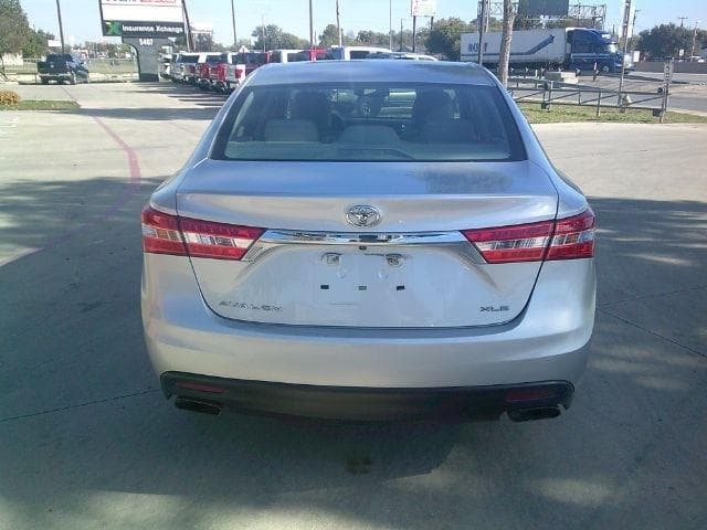 2013 TOYOTA Avalon - Image 3