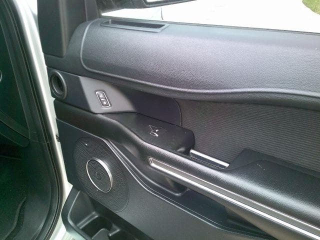 2019 Ford Expedition - Image 8