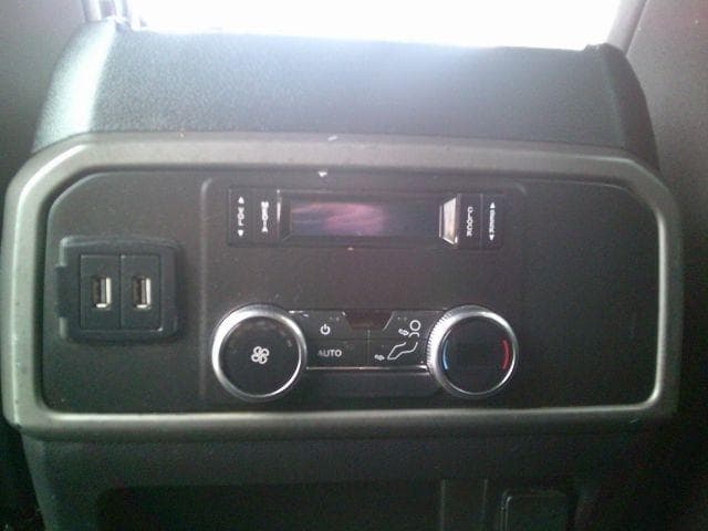 2019 Ford Expedition - Image 11