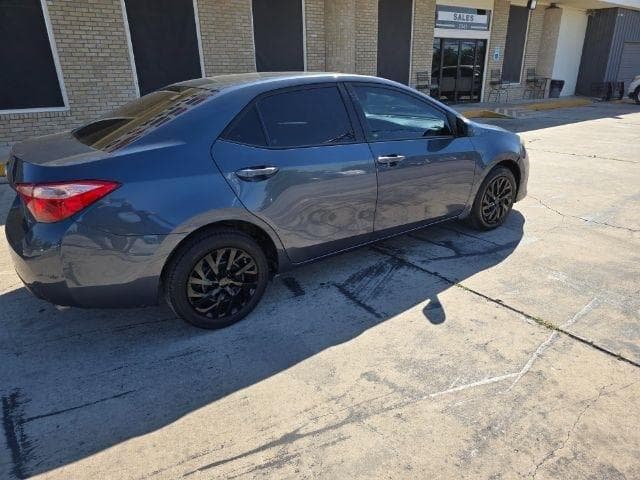 2017 TOYOTA Corolla - Image 2