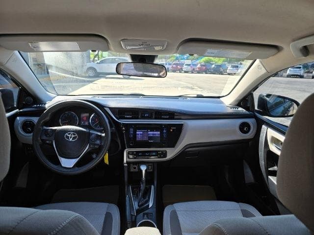 2017 TOYOTA Corolla - Image 11