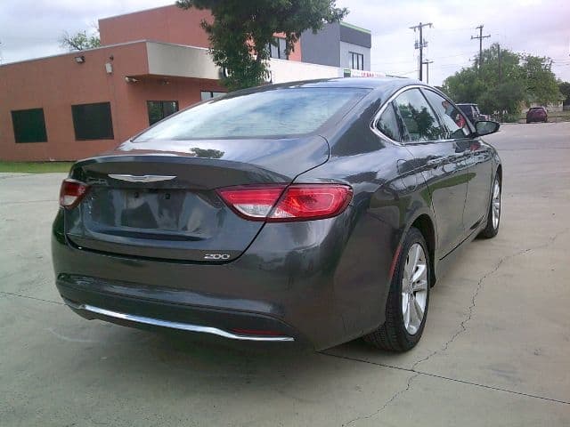 2016 CHRYSLER 200 - Image 3