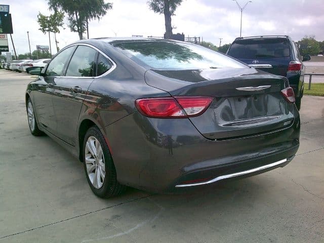 2016 CHRYSLER 200 - Image 4