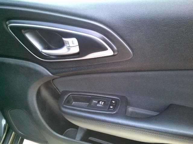 2016 CHRYSLER 200 - Image 7