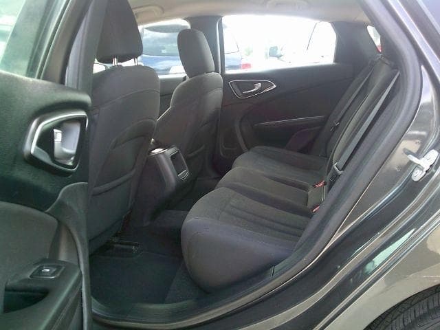 2016 CHRYSLER 200 - Image 9